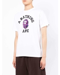 weißes bedrucktes T-Shirt mit einem Rundhalsausschnitt von A Bathing Ape