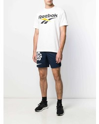 weißes bedrucktes T-Shirt mit einem Rundhalsausschnitt von Reebok