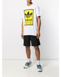 weißes bedrucktes T-Shirt mit einem Rundhalsausschnitt von adidas