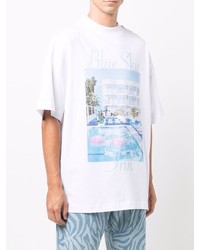 weißes bedrucktes T-Shirt mit einem Rundhalsausschnitt von BLUE SKY INN