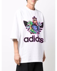 weißes bedrucktes T-Shirt mit einem Rundhalsausschnitt von adidas