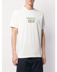 weißes bedrucktes T-Shirt mit einem Rundhalsausschnitt von Universal Works