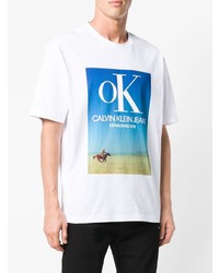 weißes bedrucktes T-Shirt mit einem Rundhalsausschnitt von Calvin Klein Jeans Est. 1978