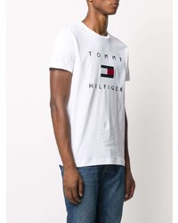 weißes bedrucktes T-Shirt mit einem Rundhalsausschnitt von Tommy Hilfiger