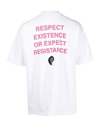 weißes bedrucktes T-Shirt mit einem Rundhalsausschnitt von Prmtvo