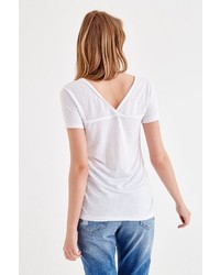 weißes bedrucktes T-Shirt mit einem Rundhalsausschnitt von OXXO