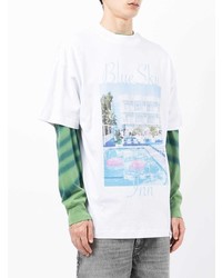 weißes bedrucktes T-Shirt mit einem Rundhalsausschnitt von BLUE SKY INN