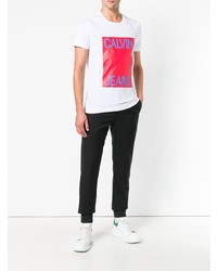 weißes bedrucktes T-Shirt mit einem Rundhalsausschnitt von Calvin Klein Jeans