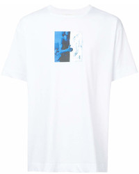 weißes bedrucktes T-Shirt mit einem Rundhalsausschnitt