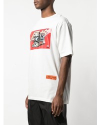 weißes bedrucktes T-Shirt mit einem Rundhalsausschnitt von Heron Preston