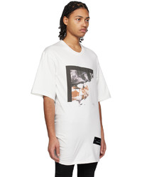 weißes bedrucktes T-Shirt mit einem Rundhalsausschnitt von Julius