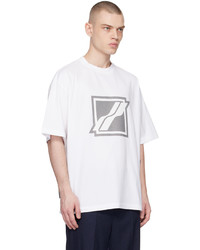 weißes bedrucktes T-Shirt mit einem Rundhalsausschnitt von We11done