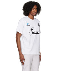 weißes bedrucktes T-Shirt mit einem Rundhalsausschnitt von BAPE