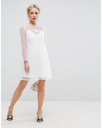 weißes besticktes Kleid aus Netzstoff von Asos