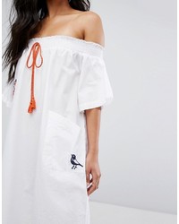 weißes besticktes schulterfreies Kleid von Boohoo