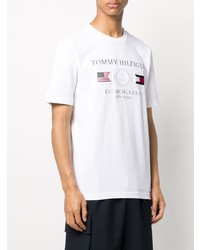 weißes besticktes T-Shirt mit einem Rundhalsausschnitt von Tommy Hilfiger