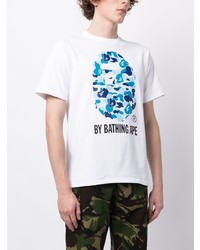 weißes Camouflage T-Shirt mit einem Rundhalsausschnitt von A Bathing Ape