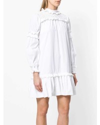weißes gerade geschnittenes Kleid mit Rüschen von Parlor
