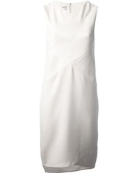 weißes gerade geschnittenes Kleid
