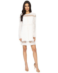 weißes horizontal gestreiftes gerade geschnittenes Kleid