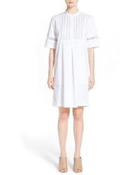weißes Kleid aus Netzstoff