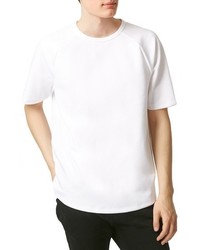 weißes Strick T-Shirt mit einem Rundhalsausschnitt