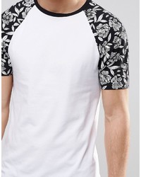 weißes T-Shirt mit einem Rundhalsausschnitt mit Blumenmuster von Asos