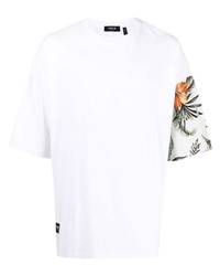 weißes T-Shirt mit einem Rundhalsausschnitt mit Blumenmuster von FIVE CM
