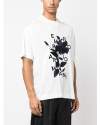 weißes T-Shirt mit einem Rundhalsausschnitt mit Blumenmuster von Emporio Armani