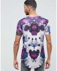 weißes T-Shirt mit einem Rundhalsausschnitt mit Blumenmuster von Siksilk