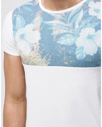 weißes T-Shirt mit einem Rundhalsausschnitt mit Blumenmuster von Jack and Jones