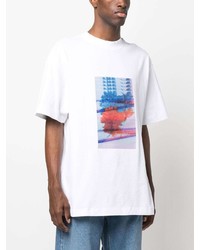 weißes T-Shirt mit einem Rundhalsausschnitt mit Blumenmuster von Calvin Klein Jeans