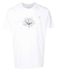 weißes T-Shirt mit einem Rundhalsausschnitt mit Blumenmuster von OSKLEN