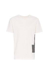 weißes T-Shirt mit einem Rundhalsausschnitt mit Flicken von 78 Stitches
