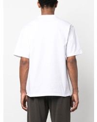 weißes T-Shirt mit einem Rundhalsausschnitt mit Karomuster von Late Checkout