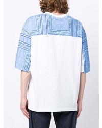 weißes T-Shirt mit einem Rundhalsausschnitt mit Paisley-Muster von Jacquemus