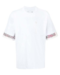 weißes T-Shirt mit einem Rundhalsausschnitt mit Paisley-Muster von Sacai