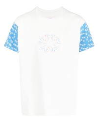 weißes T-Shirt mit einem Rundhalsausschnitt mit Sternenmuster von ERL