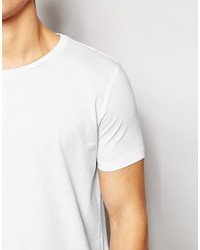 weißes T-Shirt mit einem Rundhalsausschnitt von Asos