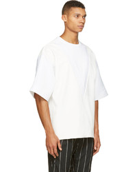 weißes T-Shirt mit einem Rundhalsausschnitt
