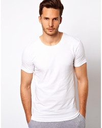 weißes T-Shirt mit einem Rundhalsausschnitt von Levis