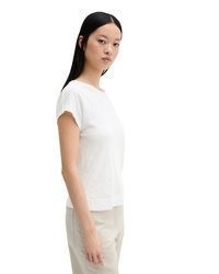 weißes T-Shirt mit einem Rundhalsausschnitt von Marc O'Polo