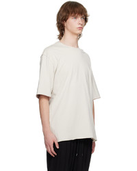 weißes T-Shirt mit einem Rundhalsausschnitt von Attachment