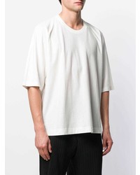 weißes T-Shirt mit einem Rundhalsausschnitt von Homme Plissé Issey Miyake