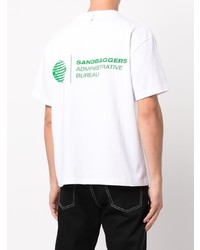 weißes T-Shirt mit einem Rundhalsausschnitt von Students