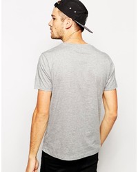 weißes T-Shirt mit einem Rundhalsausschnitt von Asos