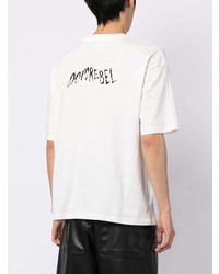 weißes T-Shirt mit einem Rundhalsausschnitt von DOMREBEL