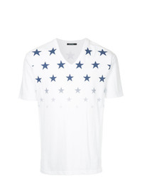 weißes T-Shirt mit einem V-Ausschnitt mit Sternenmuster von GUILD PRIME