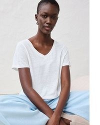 weißes T-Shirt mit einem V-Ausschnitt von bonprix