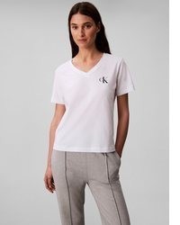 weißes T-Shirt mit einem V-Ausschnitt von Calvin Klein Jeans